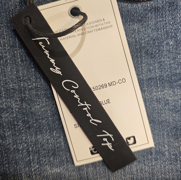 Judy Blue Tummy Control High Waist Size M Shorts - Picture 3 of 4